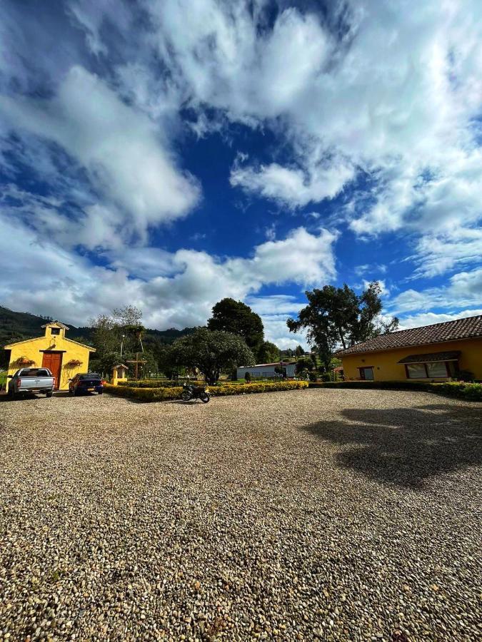 Hotel Campestre Franchesca 塔比奥 外观 照片